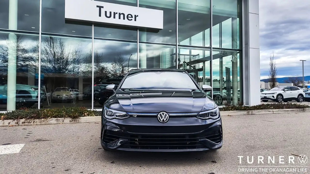Volkswagen Golf R снимка Volkswagen Golf R
