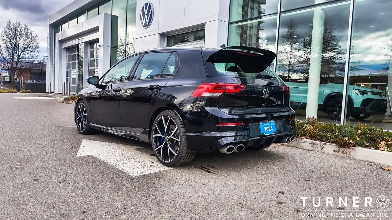 Volkswagen Golf R снимка Volkswagen Golf R