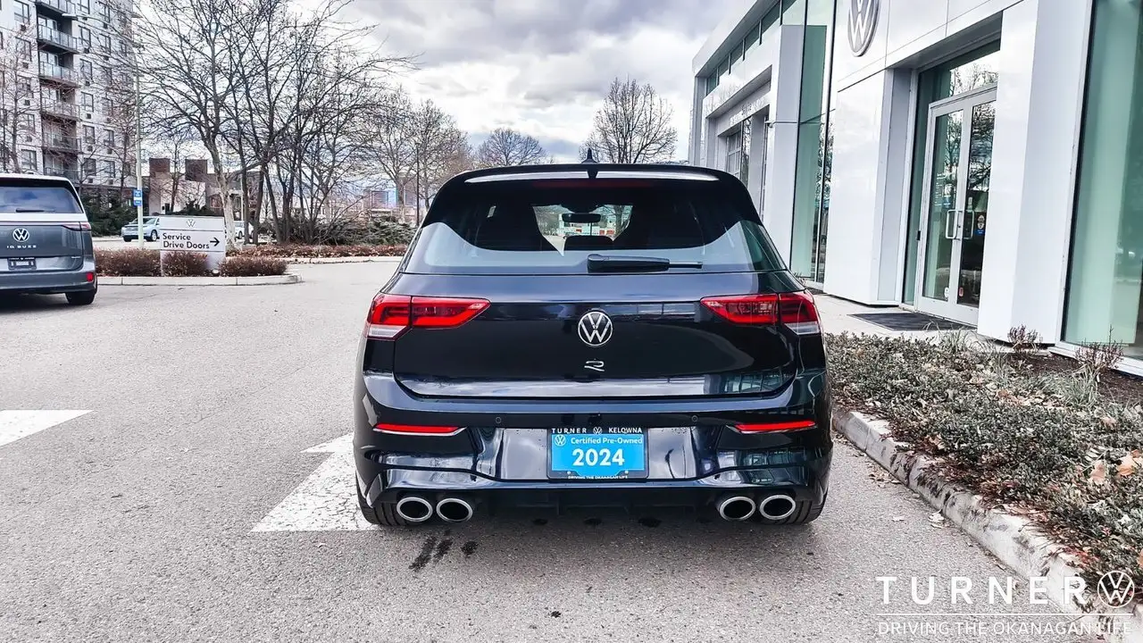 Volkswagen Golf R снимка Volkswagen Golf R