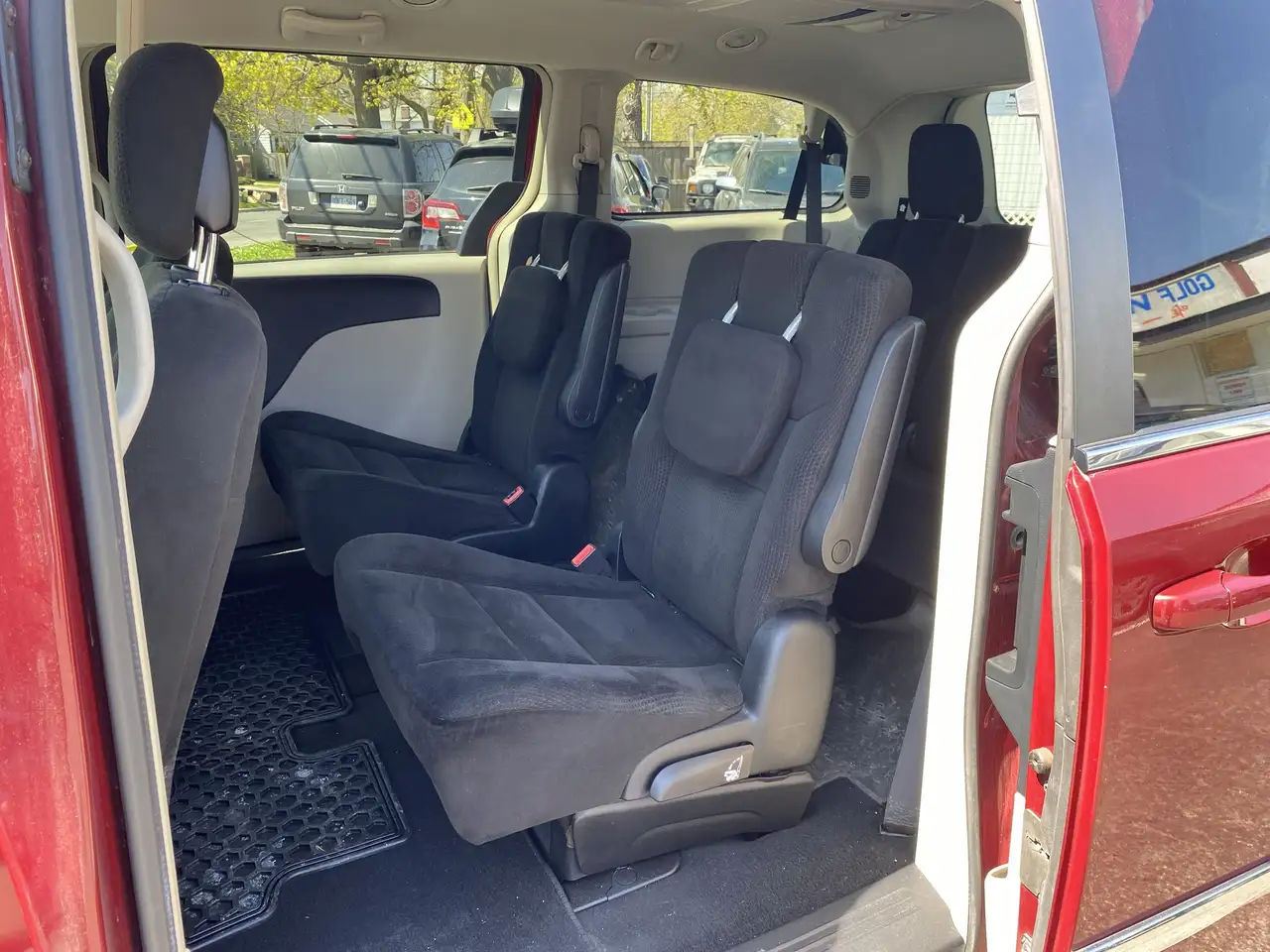 Chrysler Town & Country снимка Chrysler Town & Country