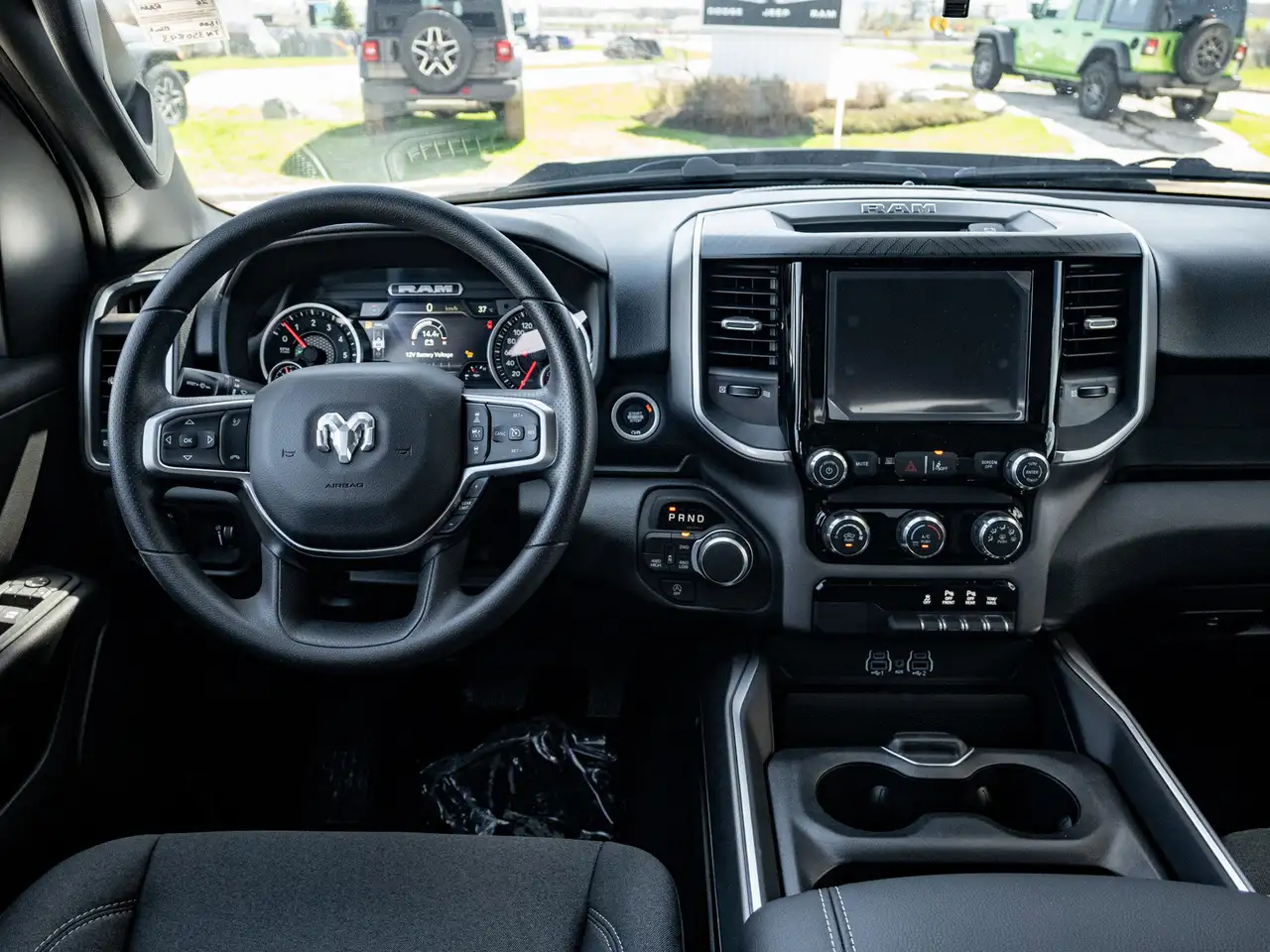 RAM 1500 снимка RAM 1500