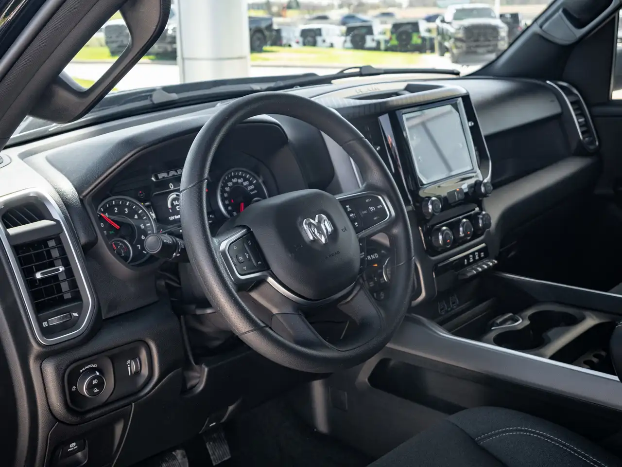 RAM 1500 снимка RAM 1500