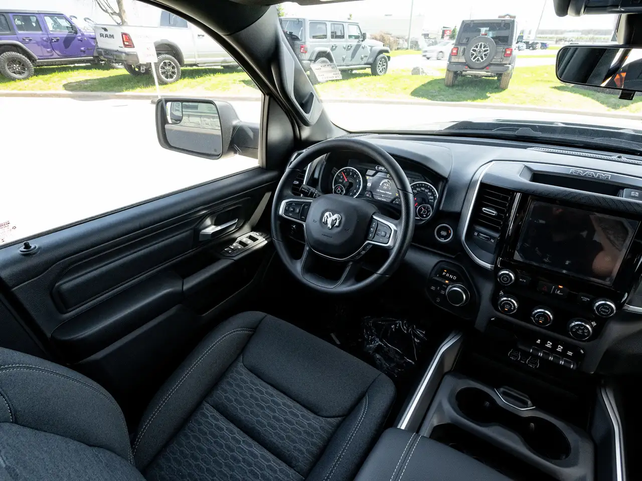 RAM 1500 снимка RAM 1500