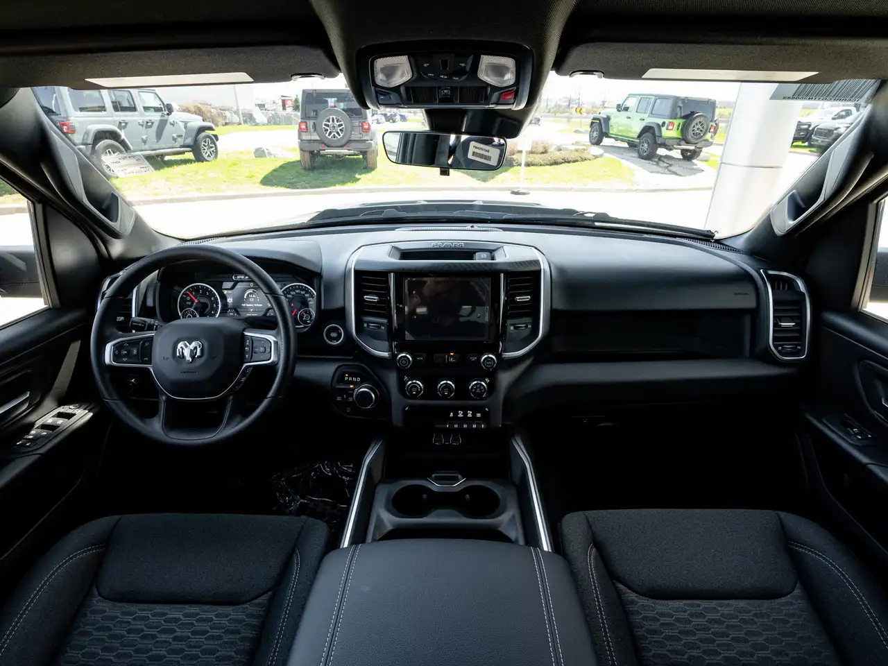 RAM 1500 снимка RAM 1500