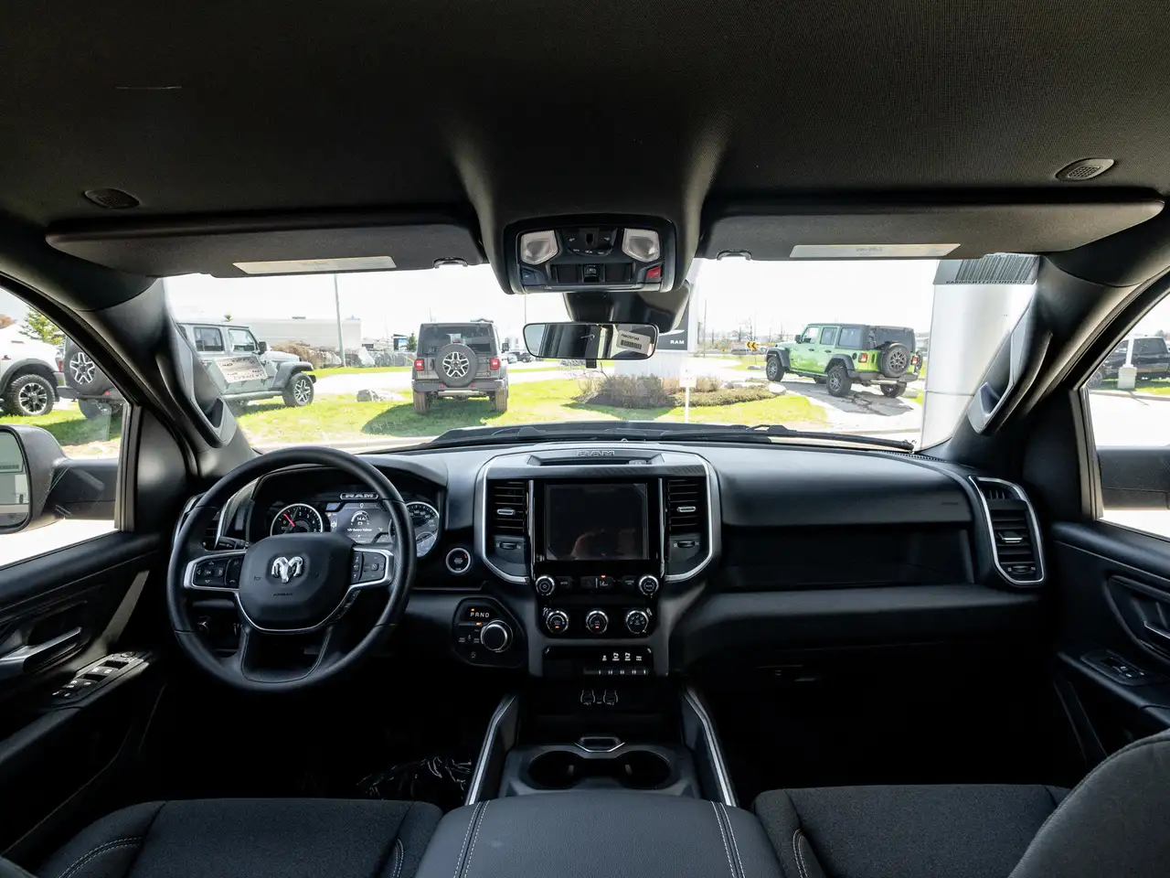 RAM 1500 снимка RAM 1500