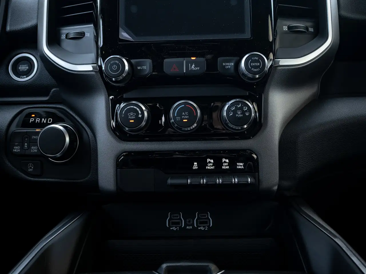 RAM 1500 снимка RAM 1500