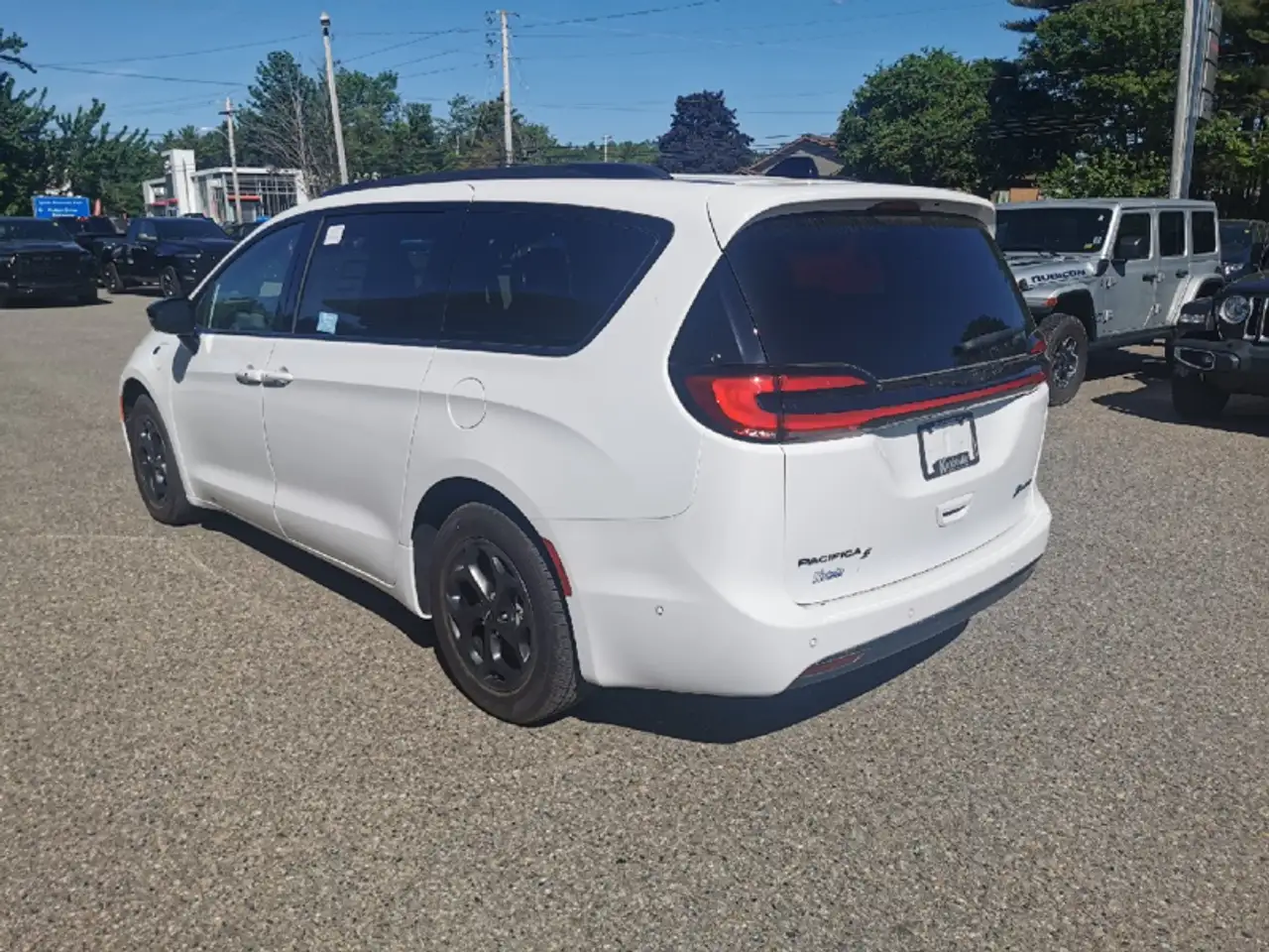 Chrysler Pacifica photo Chrysler Pacifica
