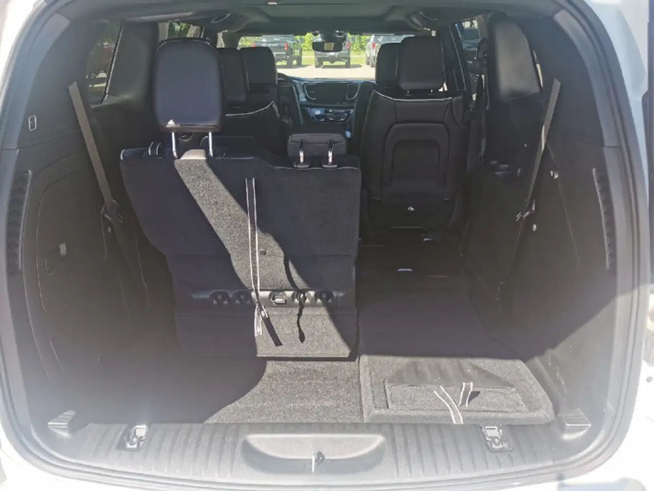 Chrysler Pacifica photo Chrysler Pacifica
