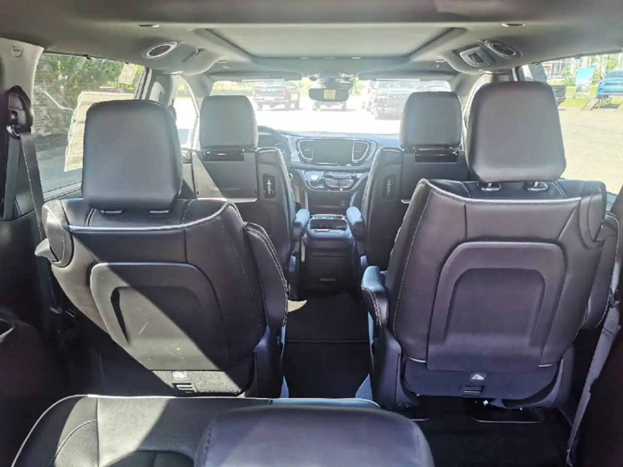 Chrysler Pacifica photo Chrysler Pacifica