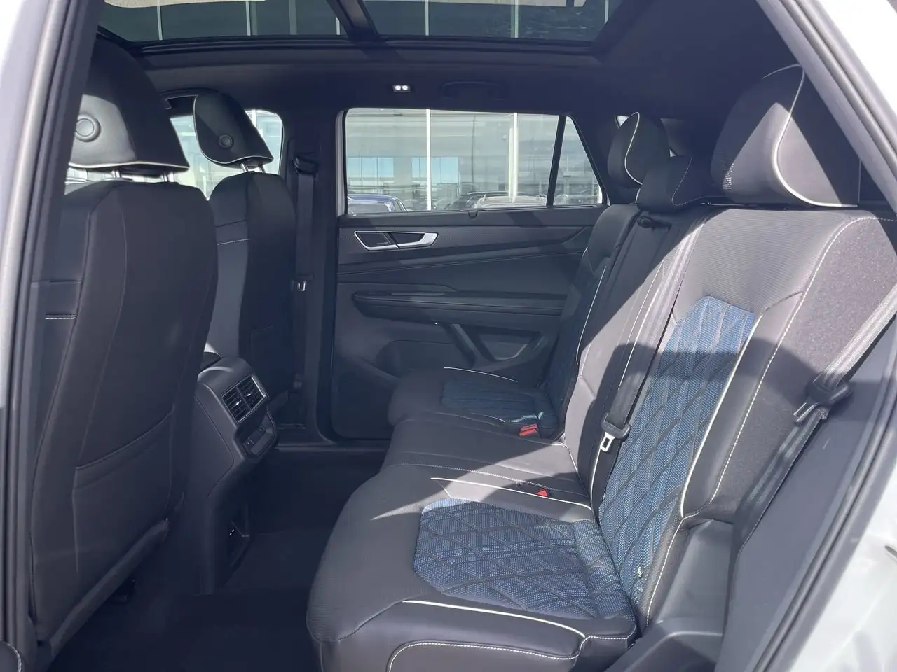 Volkswagen Atlas снимка Volkswagen Atlas