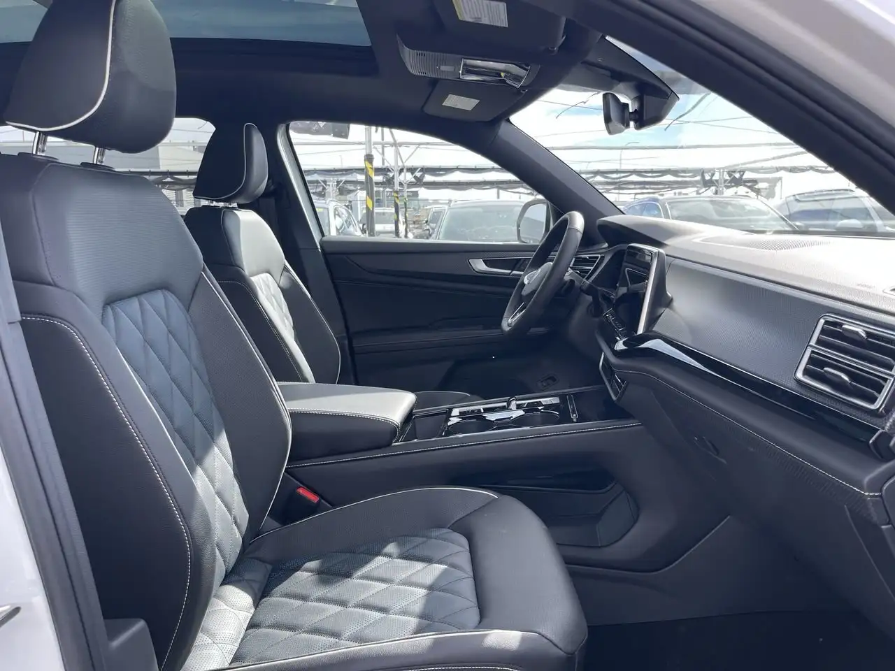 Volkswagen Atlas снимка Volkswagen Atlas