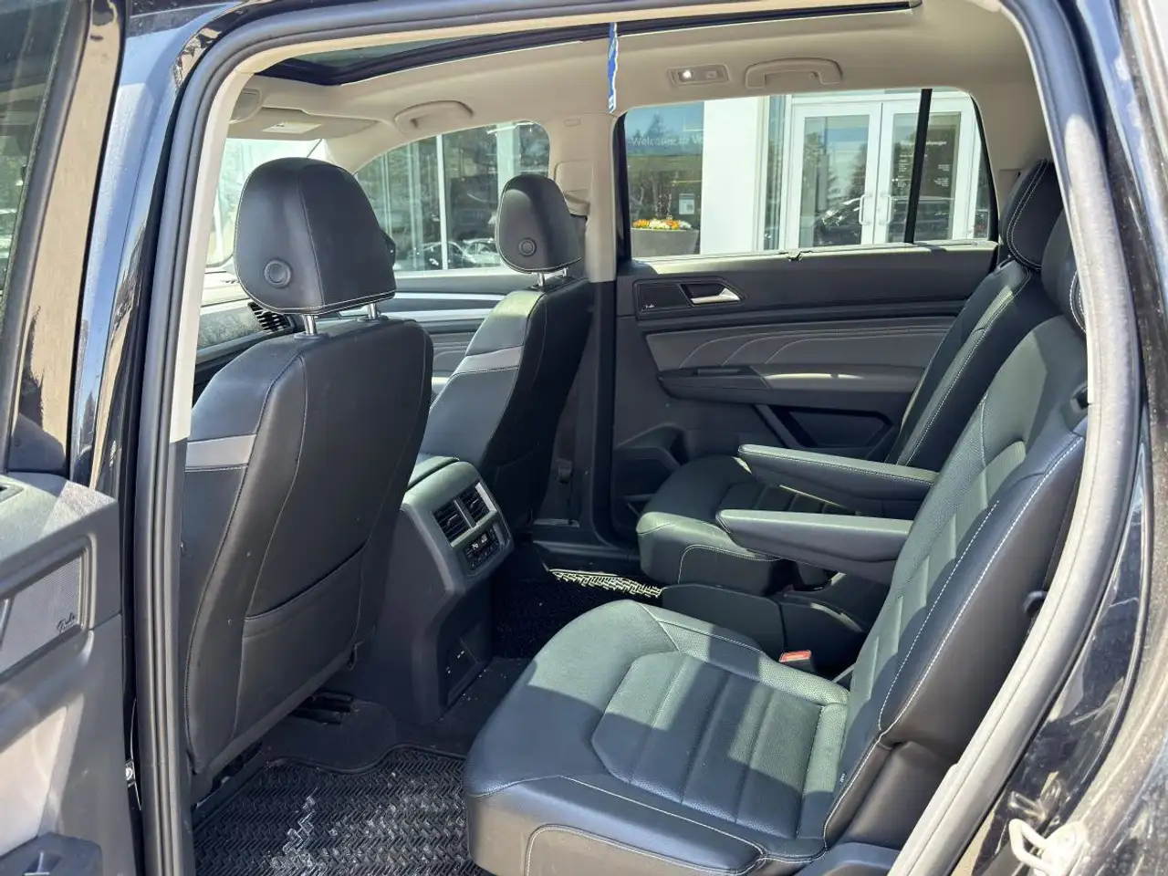 Volkswagen Atlas снимка Volkswagen Atlas