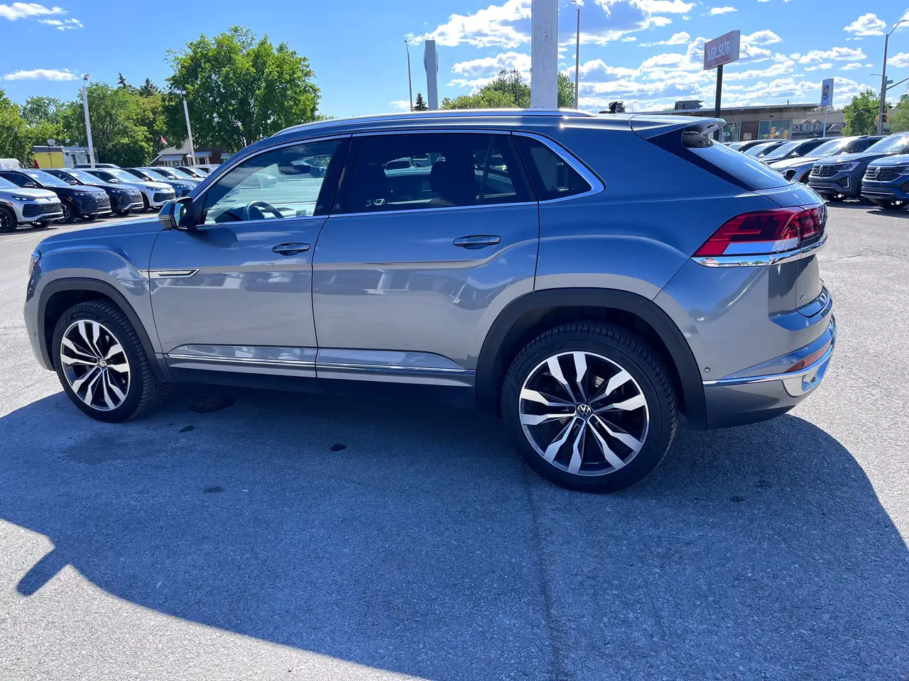 Volkswagen Atlas photo Volkswagen Atlas