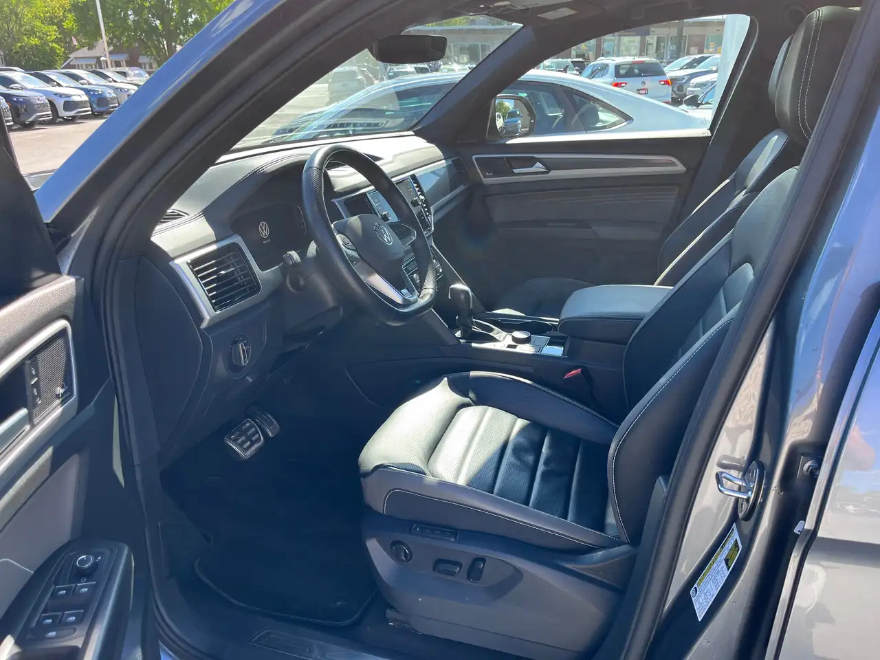 Volkswagen Atlas photo Volkswagen Atlas