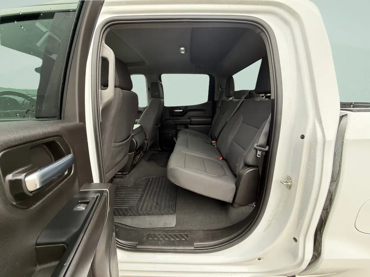 Chevrolet Silverado 1500 снимка Chevrolet Silverado 1500