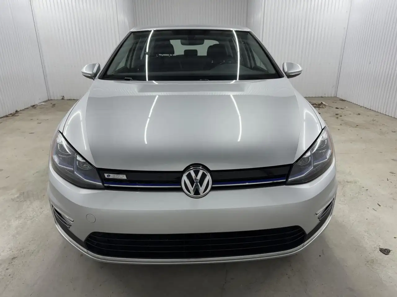 Volkswagen e-Golf photo Volkswagen e-Golf