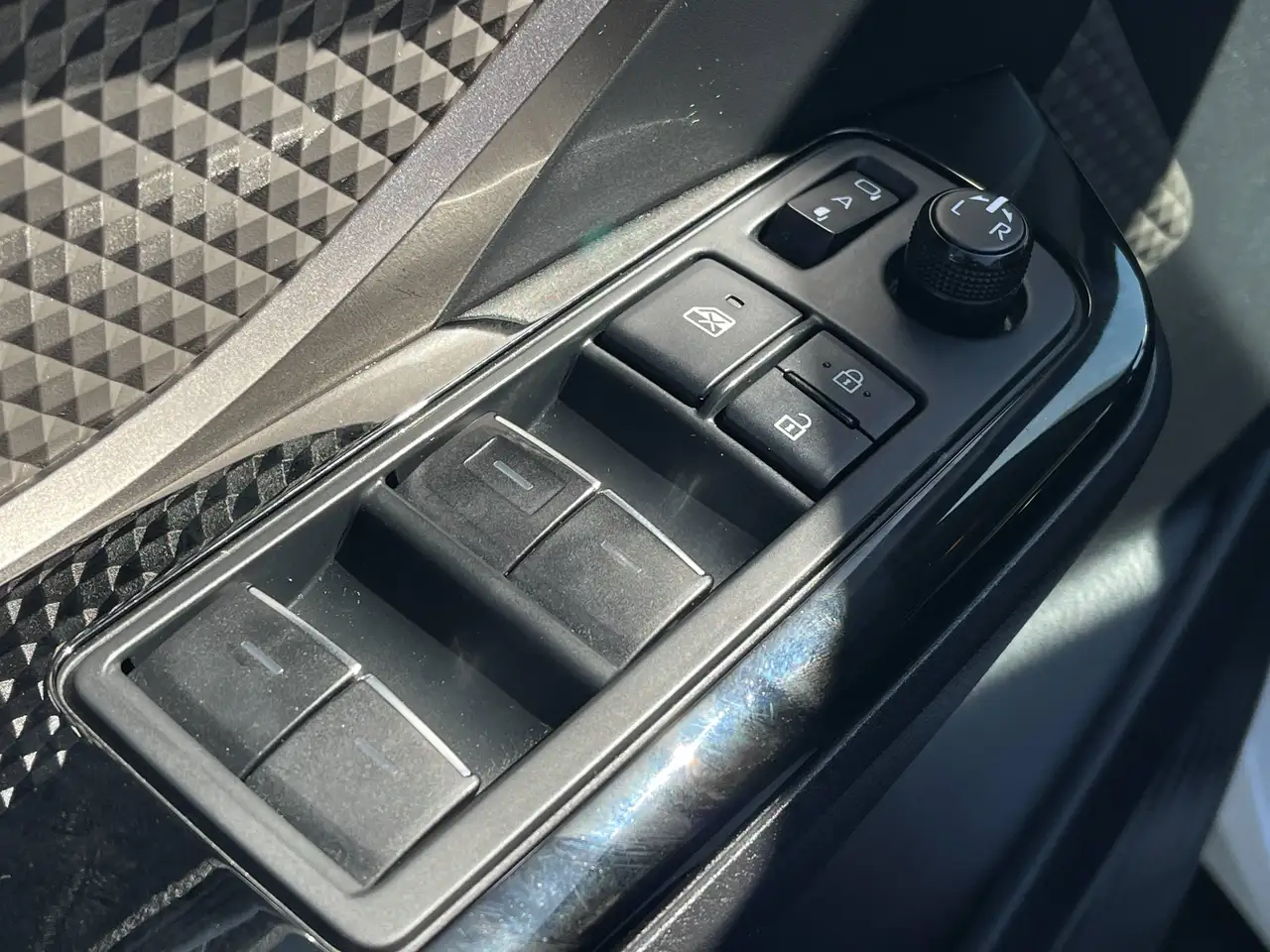 Toyota C-HR снимка Toyota C-HR