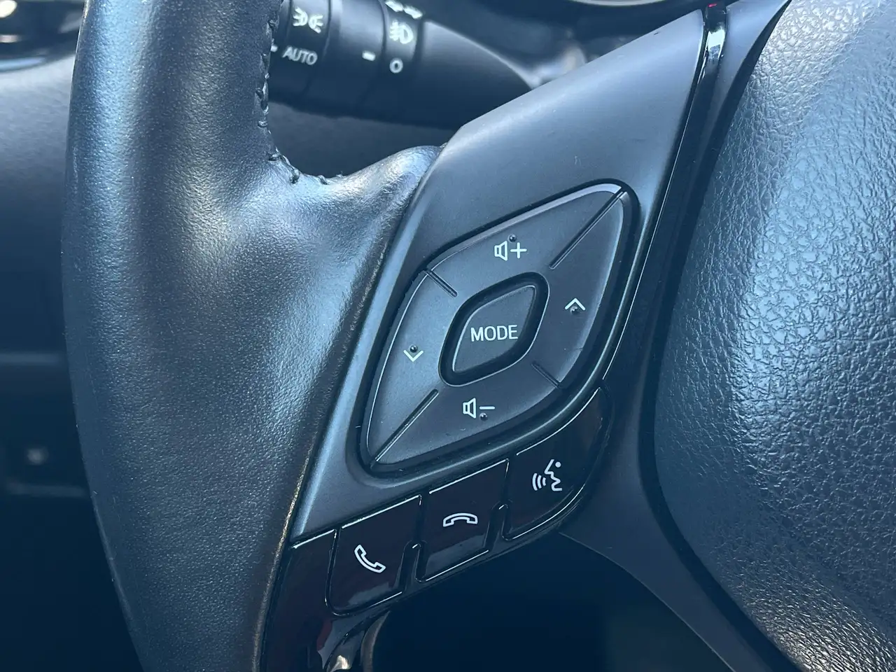 Toyota C-HR снимка Toyota C-HR