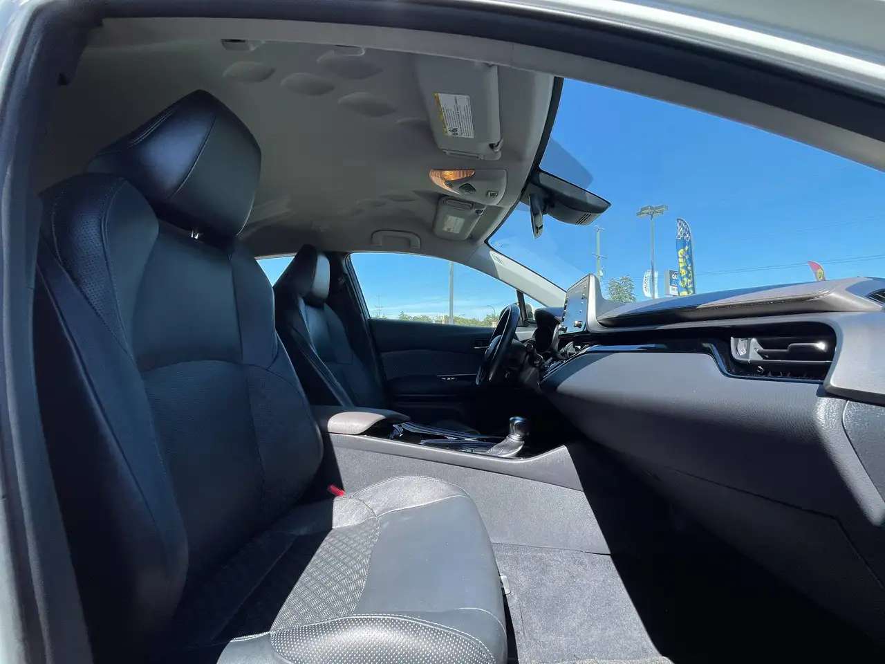 Toyota C-HR снимка Toyota C-HR