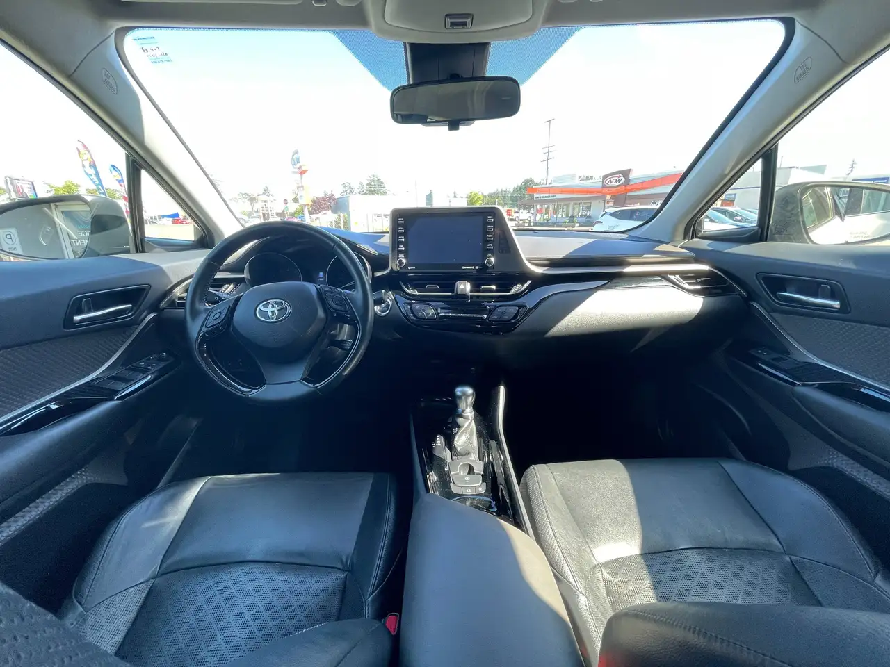 Toyota C-HR снимка Toyota C-HR
