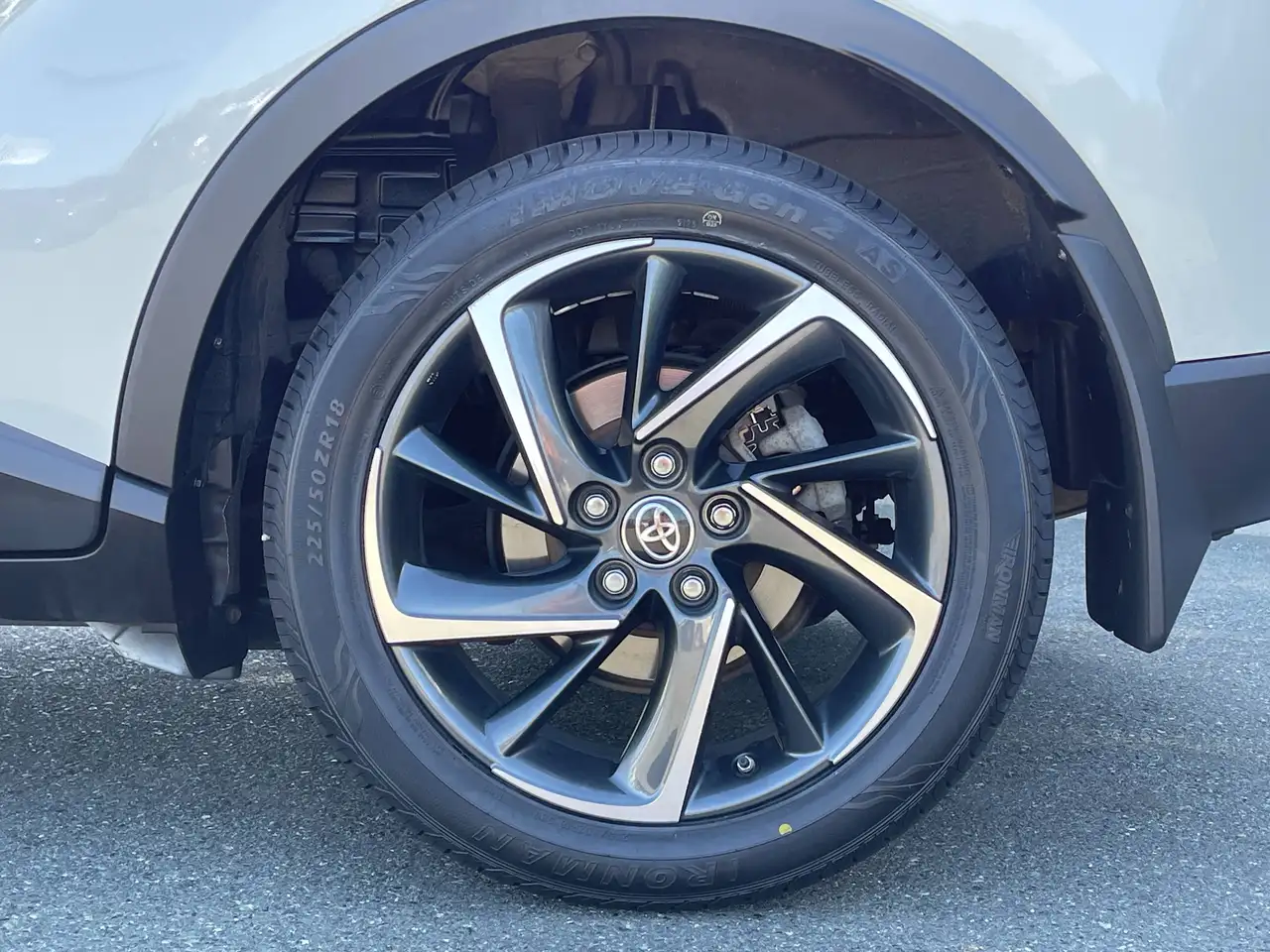 Toyota C-HR снимка Toyota C-HR