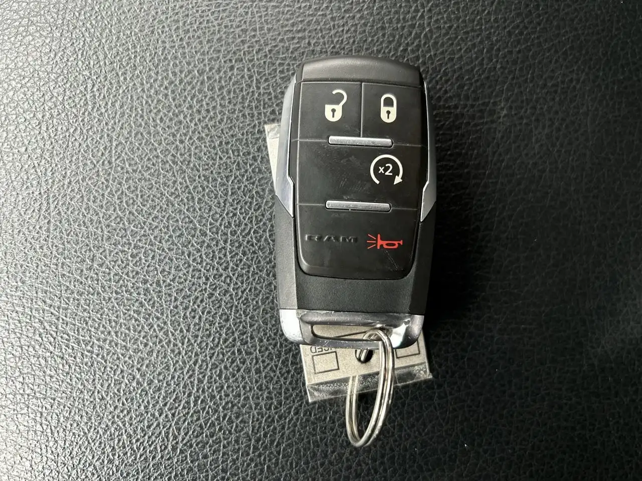 RAM 2500 снимка RAM 2500