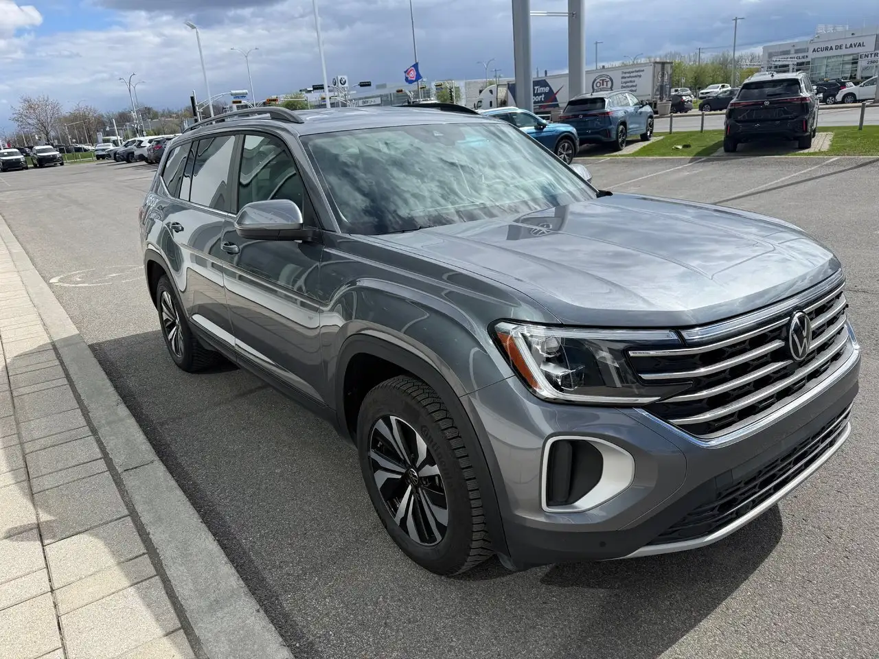 Volkswagen Atlas снимка Volkswagen Atlas