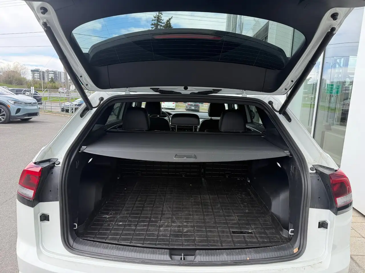 Volkswagen Atlas снимка Volkswagen Atlas