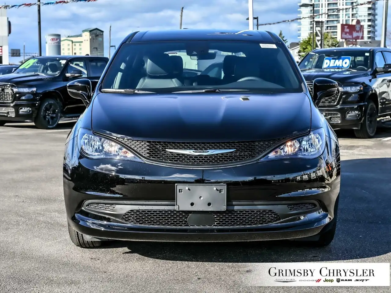 Chrysler Grand Caravan снимка Chrysler Grand Caravan