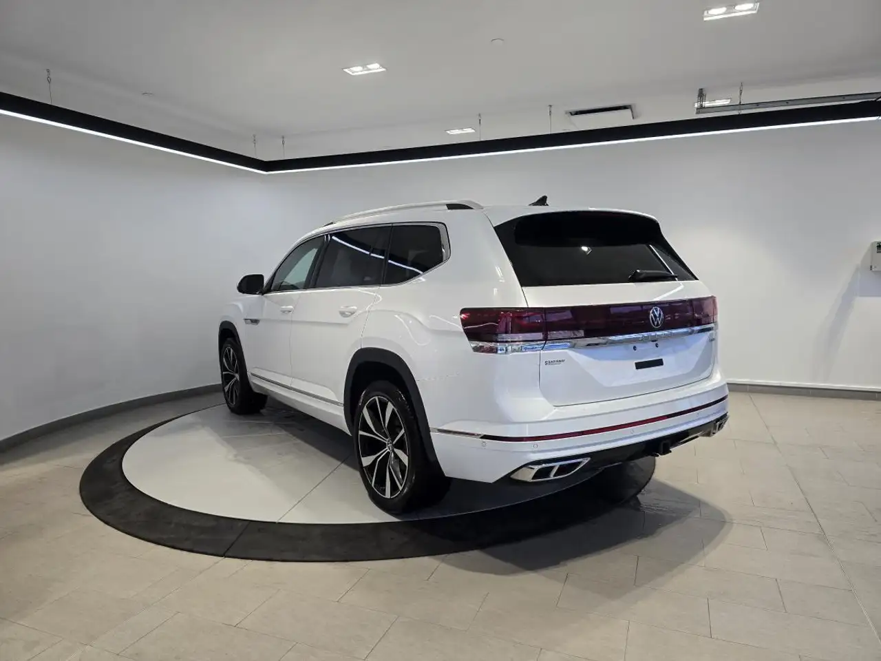 Volkswagen Atlas снимка Volkswagen Atlas
