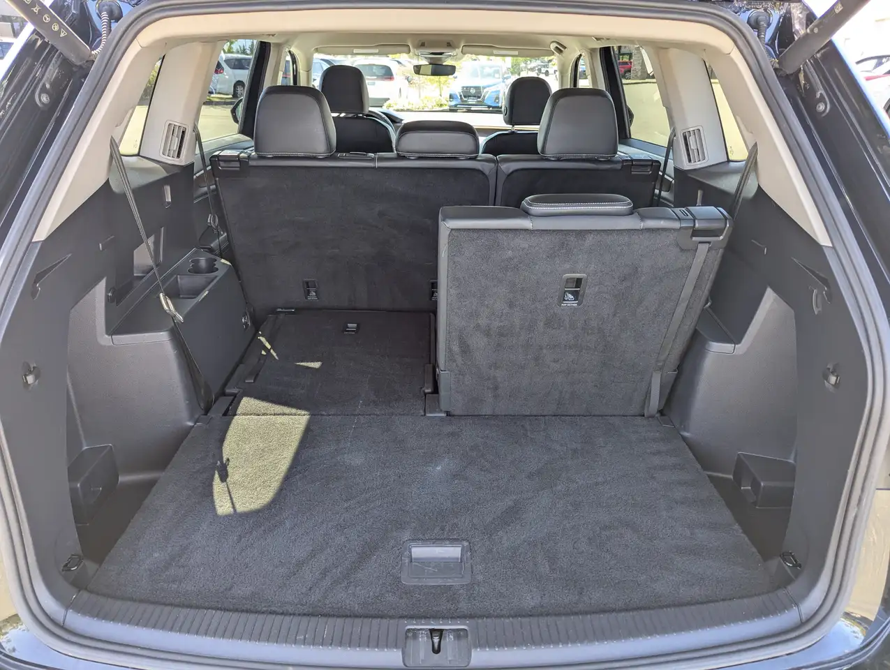 Volkswagen Atlas снимка Volkswagen Atlas