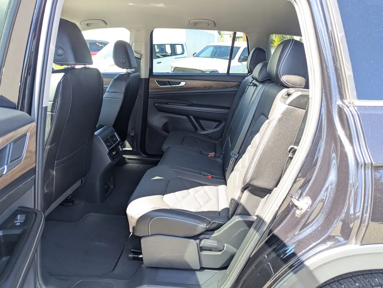 Volkswagen Atlas снимка Volkswagen Atlas