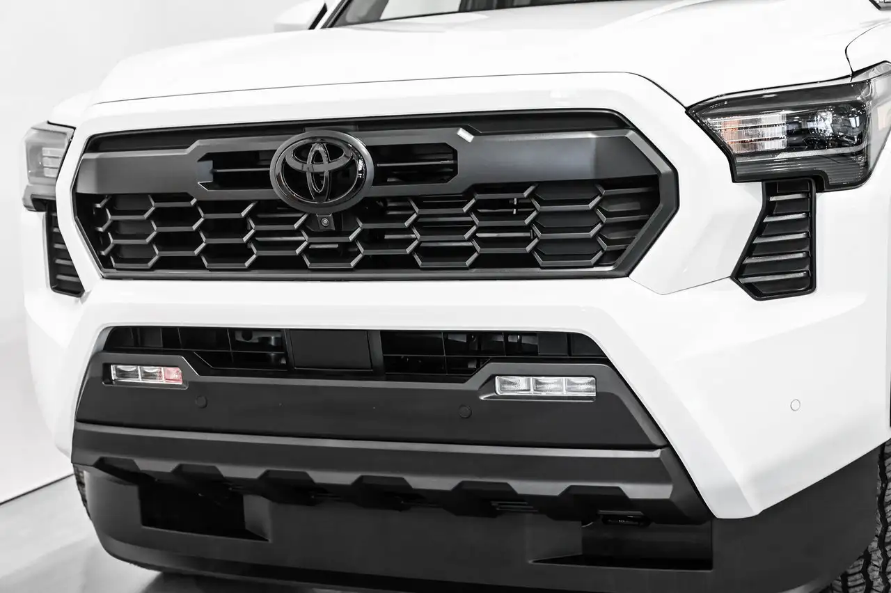 Toyota Tacoma снимка Toyota Tacoma