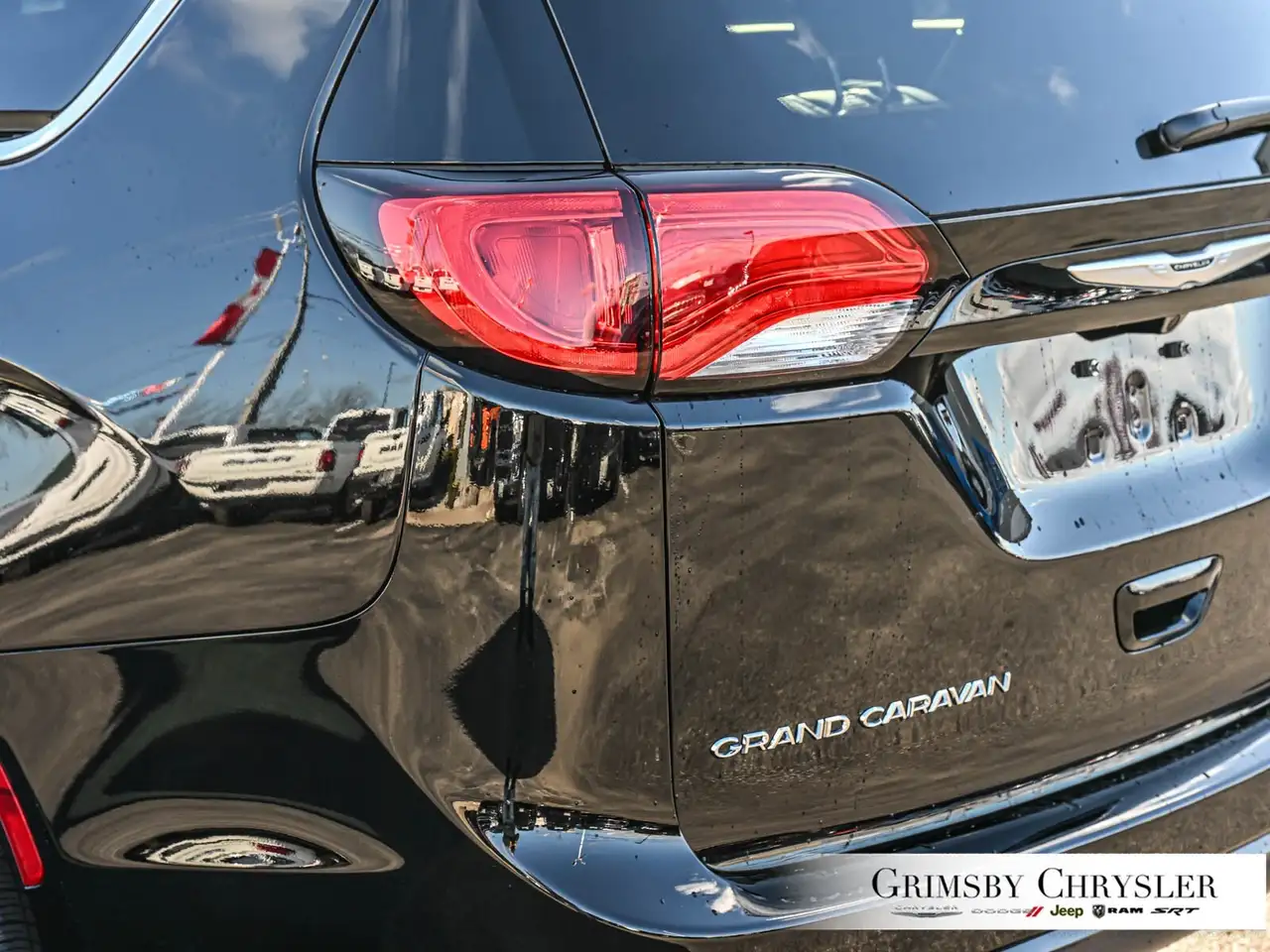 Chrysler Grand Caravan снимка Chrysler Grand Caravan