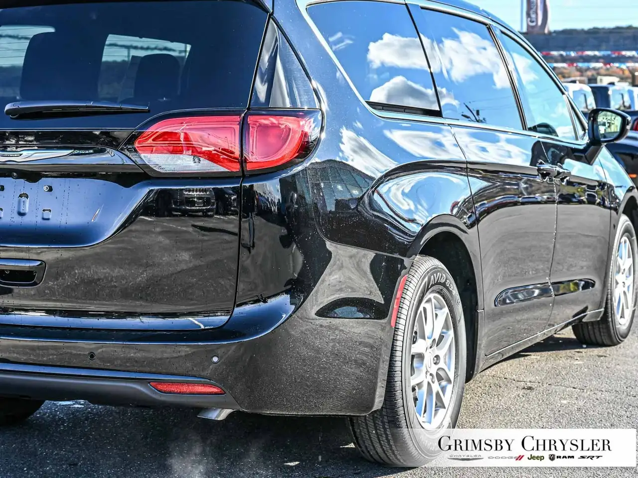 Chrysler Grand Caravan снимка Chrysler Grand Caravan