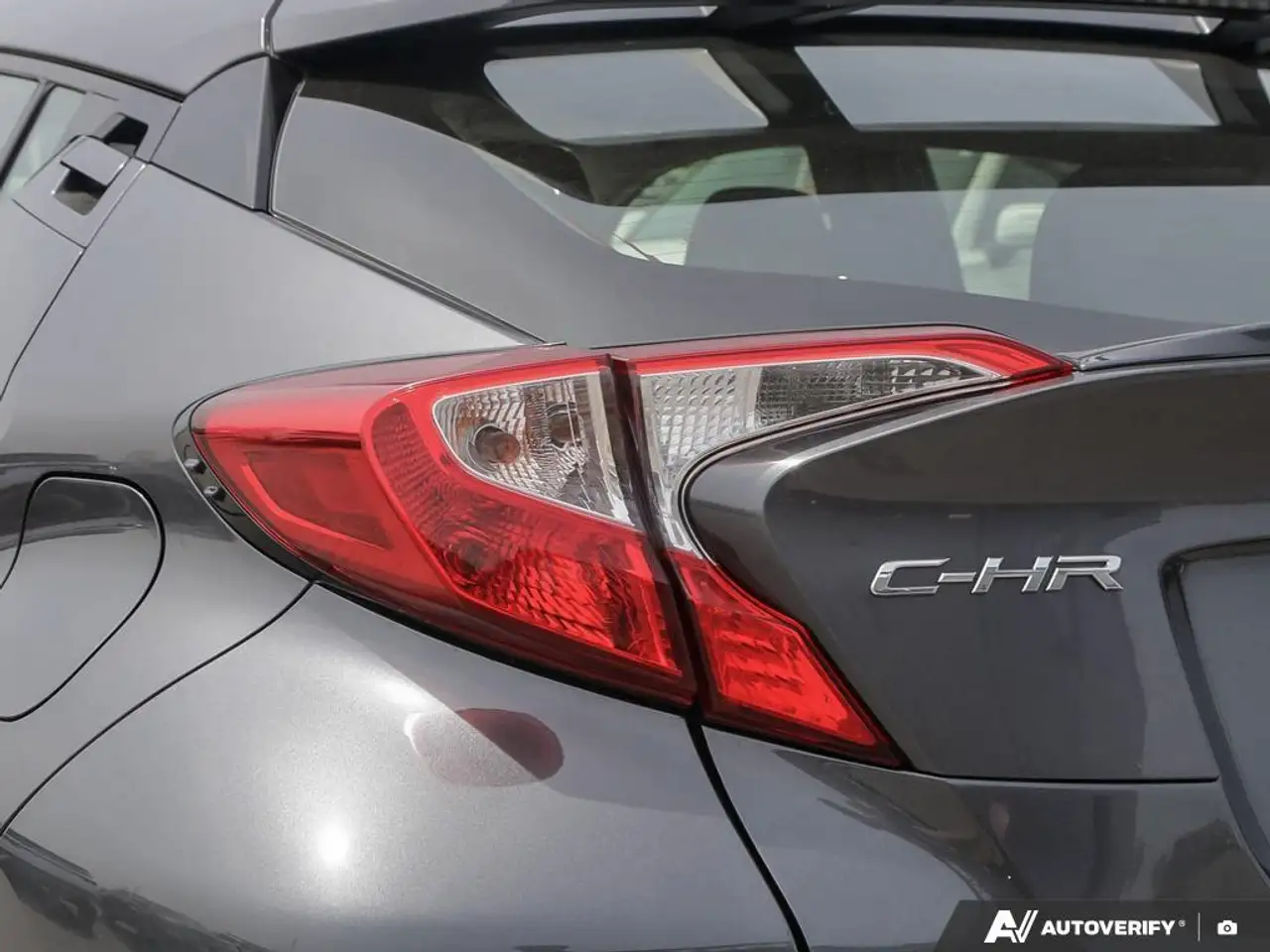 Toyota C-HR снимка Toyota C-HR