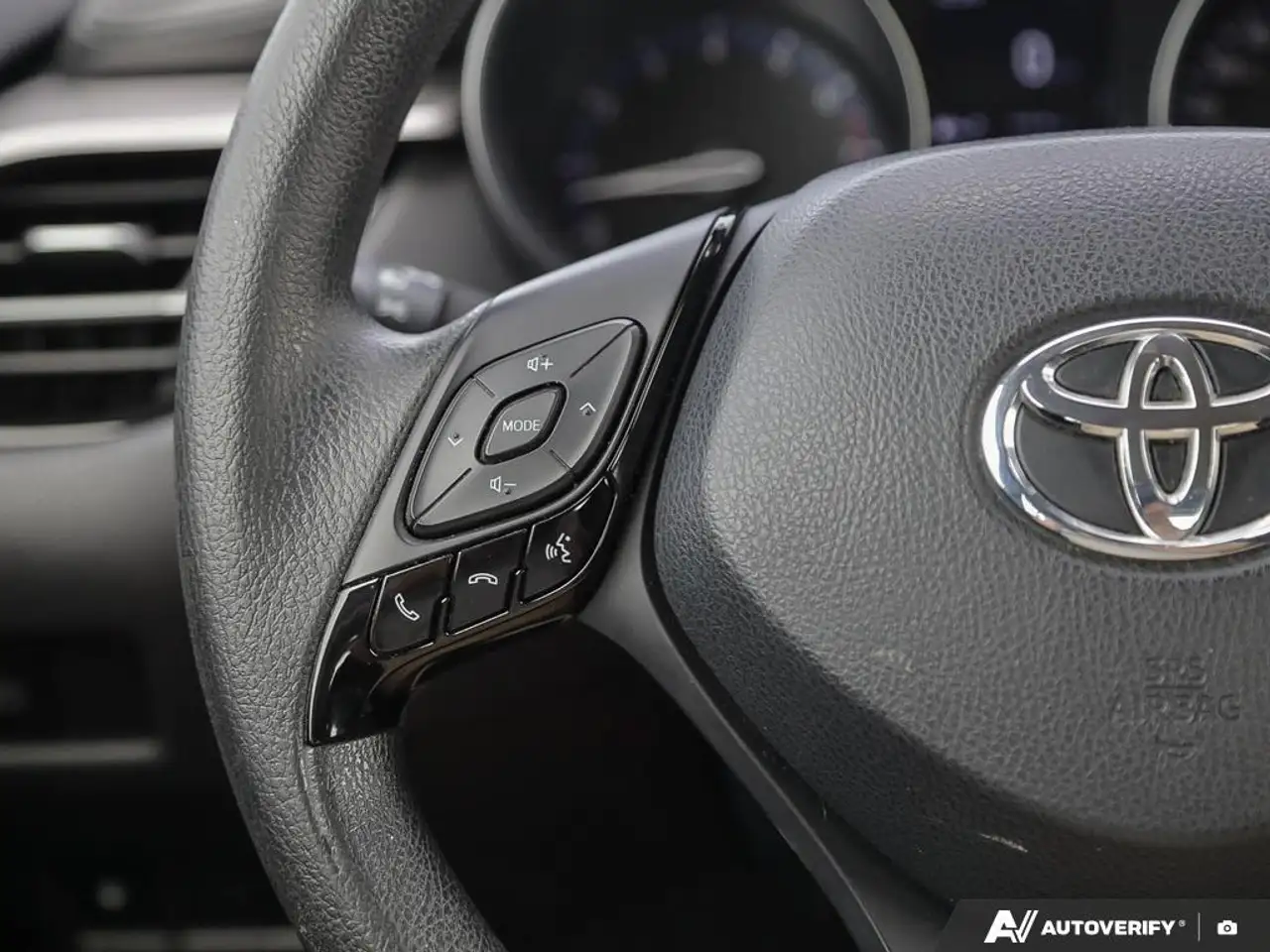 Toyota C-HR снимка Toyota C-HR