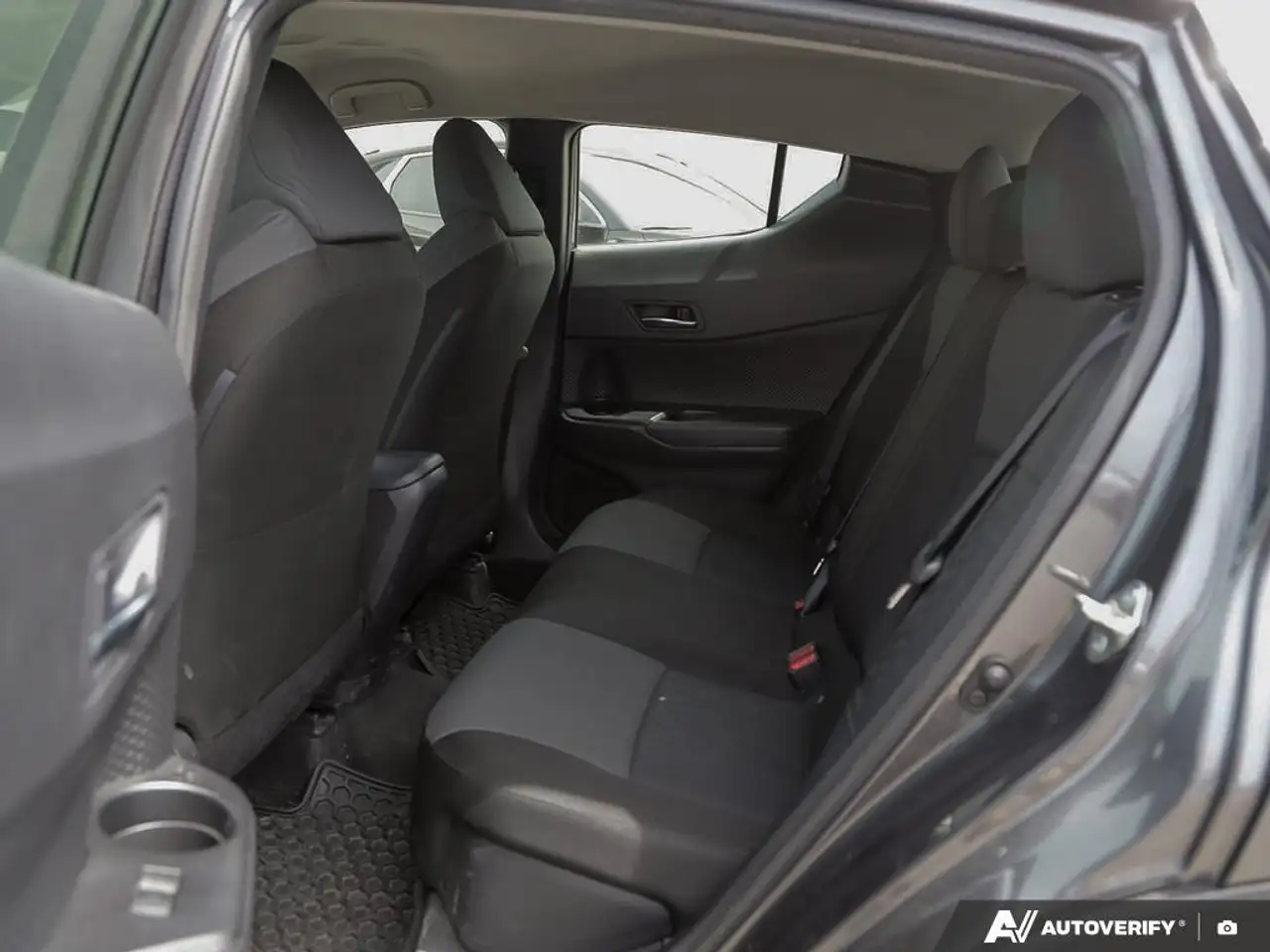 Toyota C-HR снимка Toyota C-HR