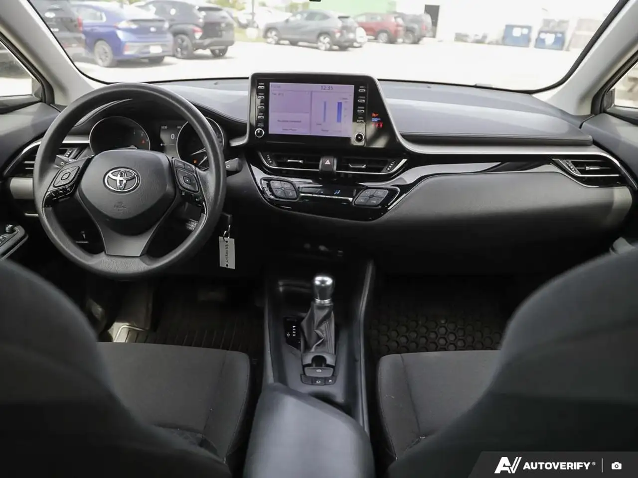 Toyota C-HR снимка Toyota C-HR