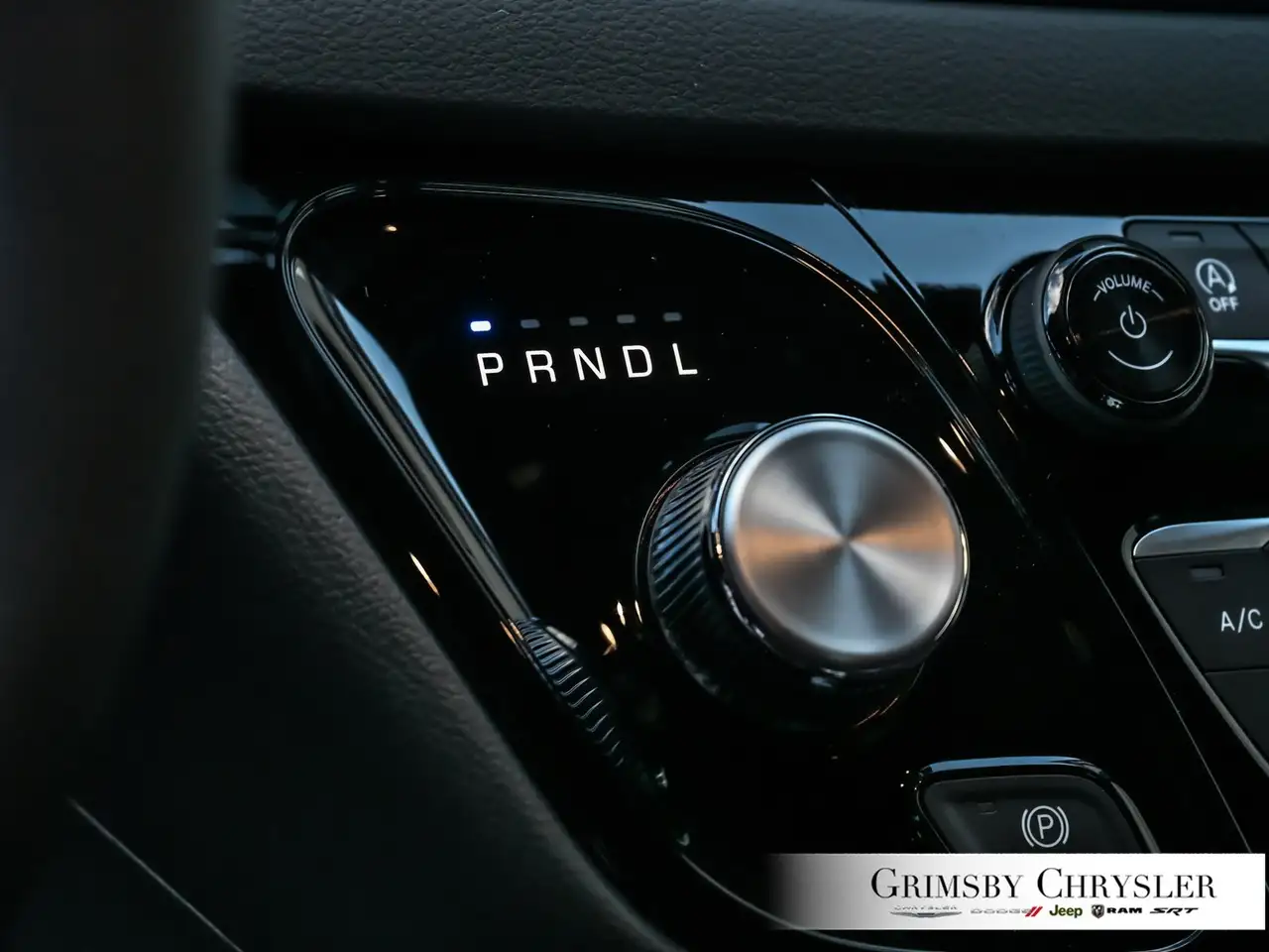 Chrysler Grand Caravan снимка Chrysler Grand Caravan
