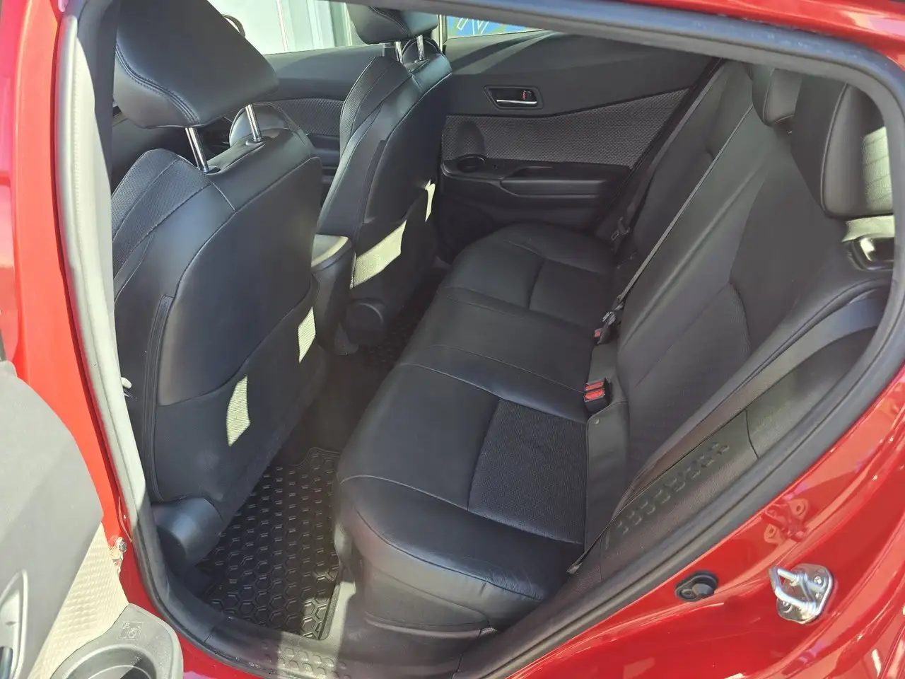 Toyota C-HR fotografie Toyota C-HR