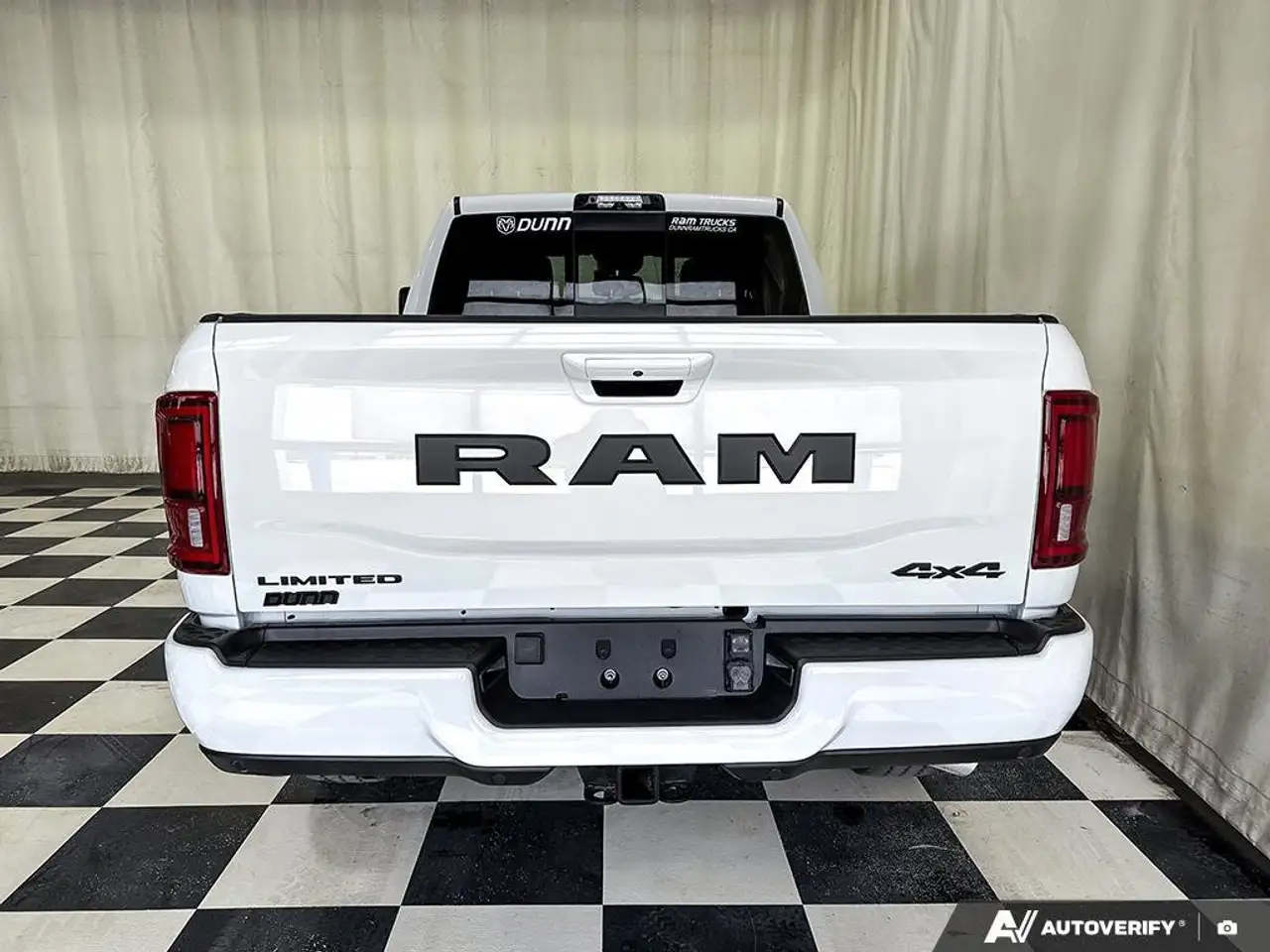 RAM 2500 снимка RAM 2500