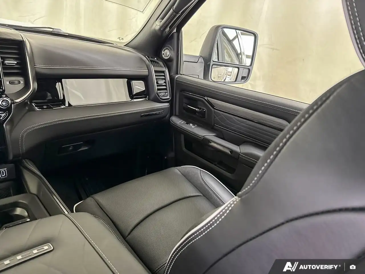 RAM 2500 снимка RAM 2500
