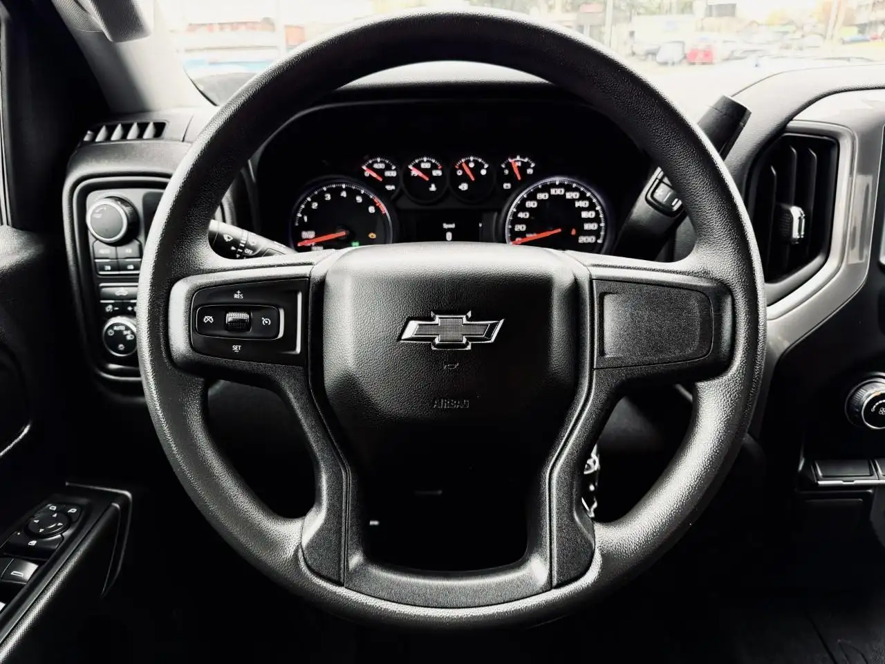 Chevrolet Silverado 1500 снимка Chevrolet Silverado 1500