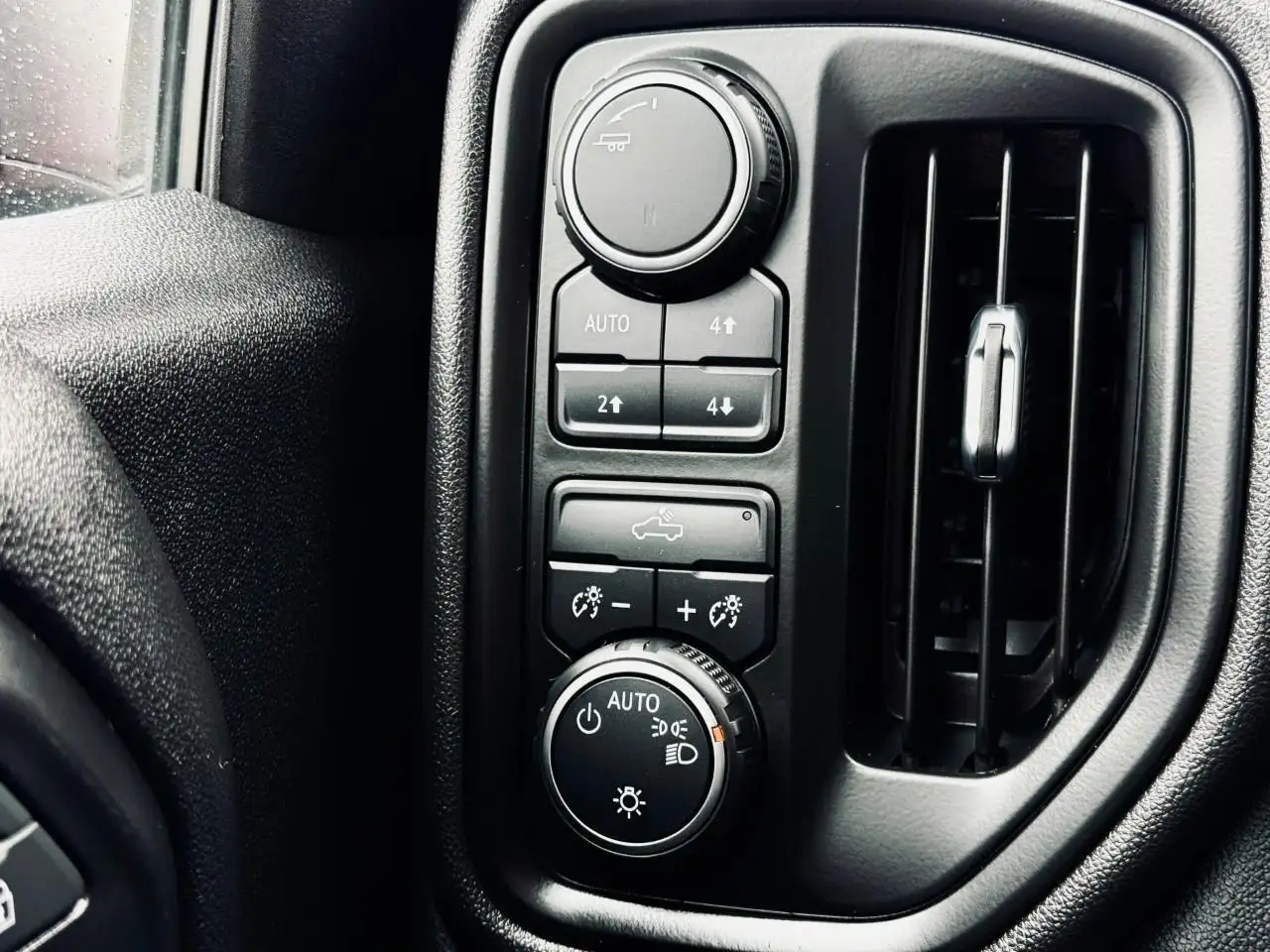 Chevrolet Silverado 1500 снимка Chevrolet Silverado 1500