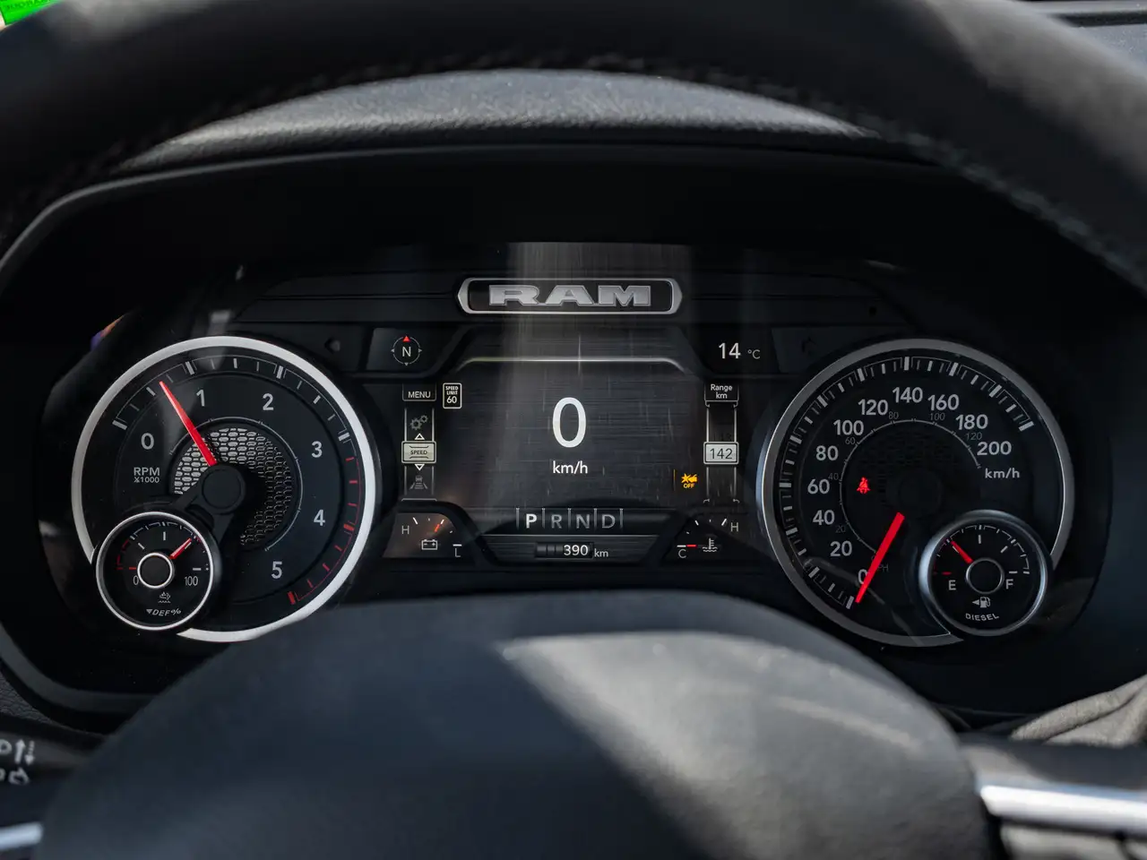 RAM 2500 снимка RAM 2500