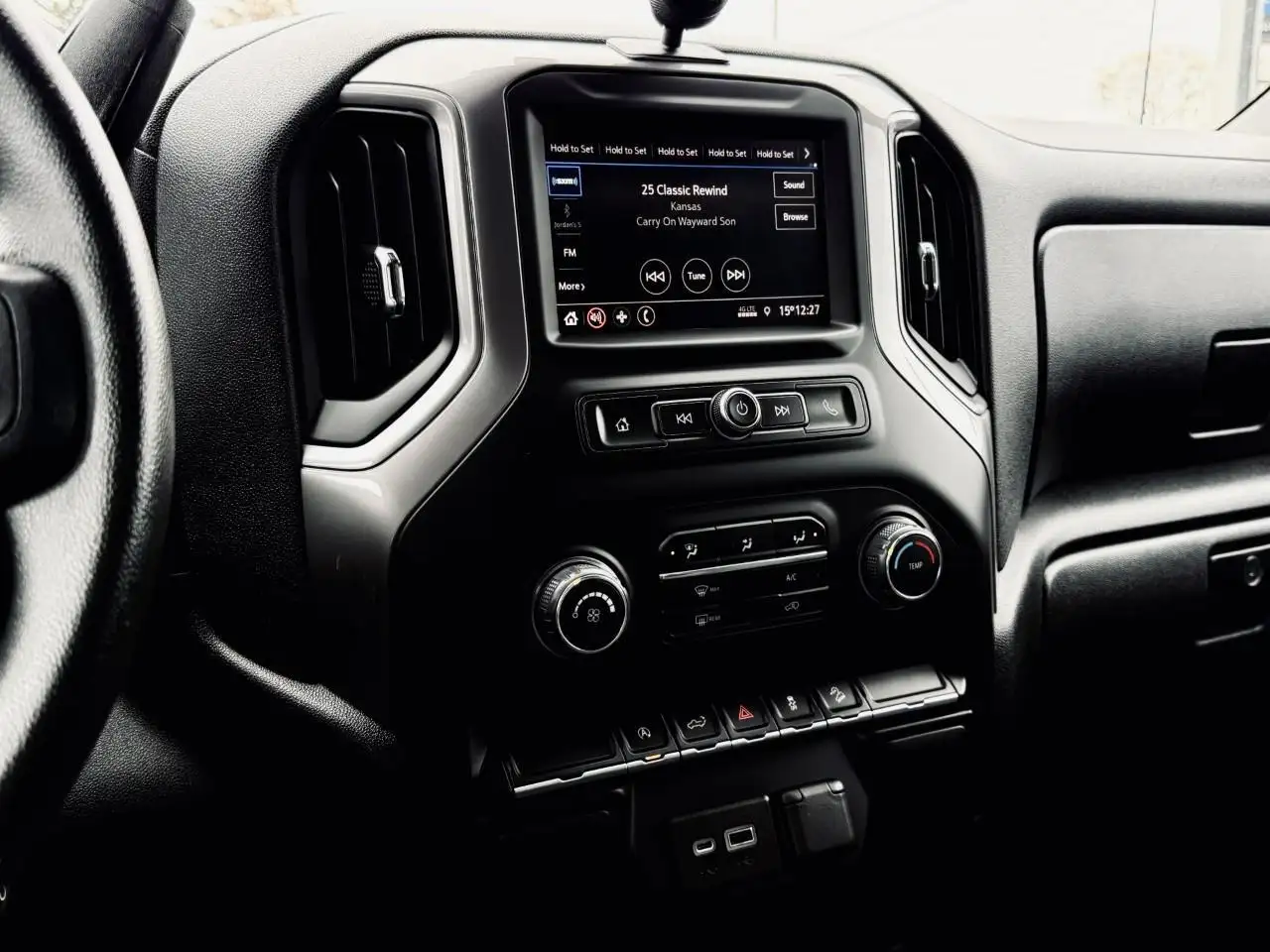 Chevrolet Silverado 1500 снимка Chevrolet Silverado 1500