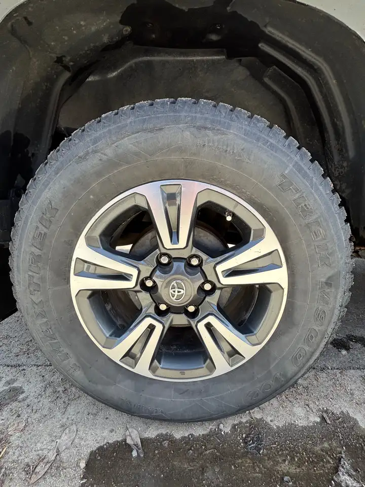 Toyota Tacoma снимка Toyota Tacoma