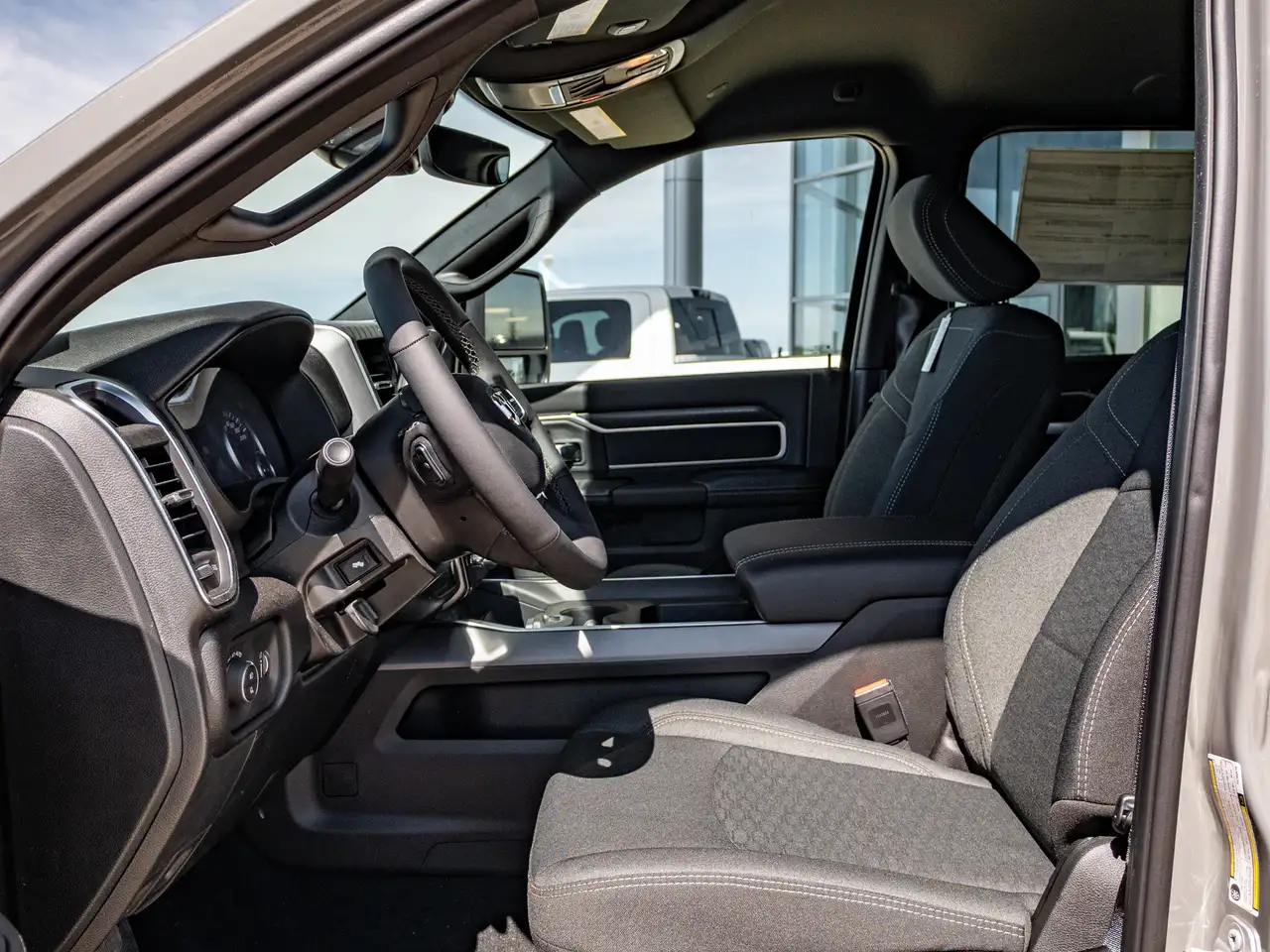 RAM 2500 снимка RAM 2500
