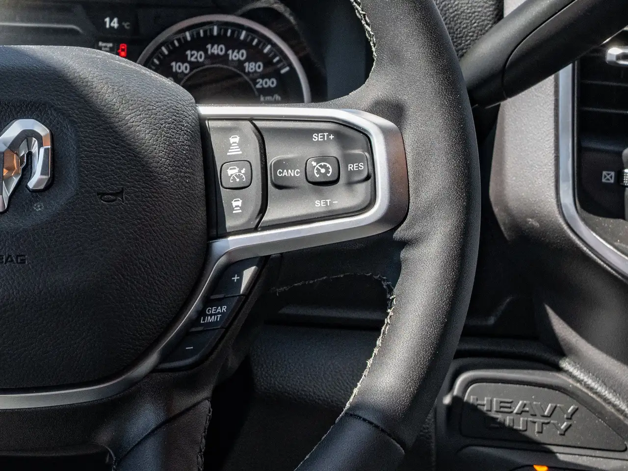 RAM 2500 снимка RAM 2500